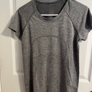 Gray Lululemon swiftly tech size 10